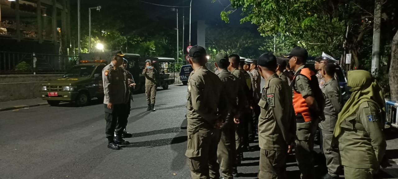 Polsek Gayungan Patroli Gabungan Ciptakan Keamanan di Malam Hari