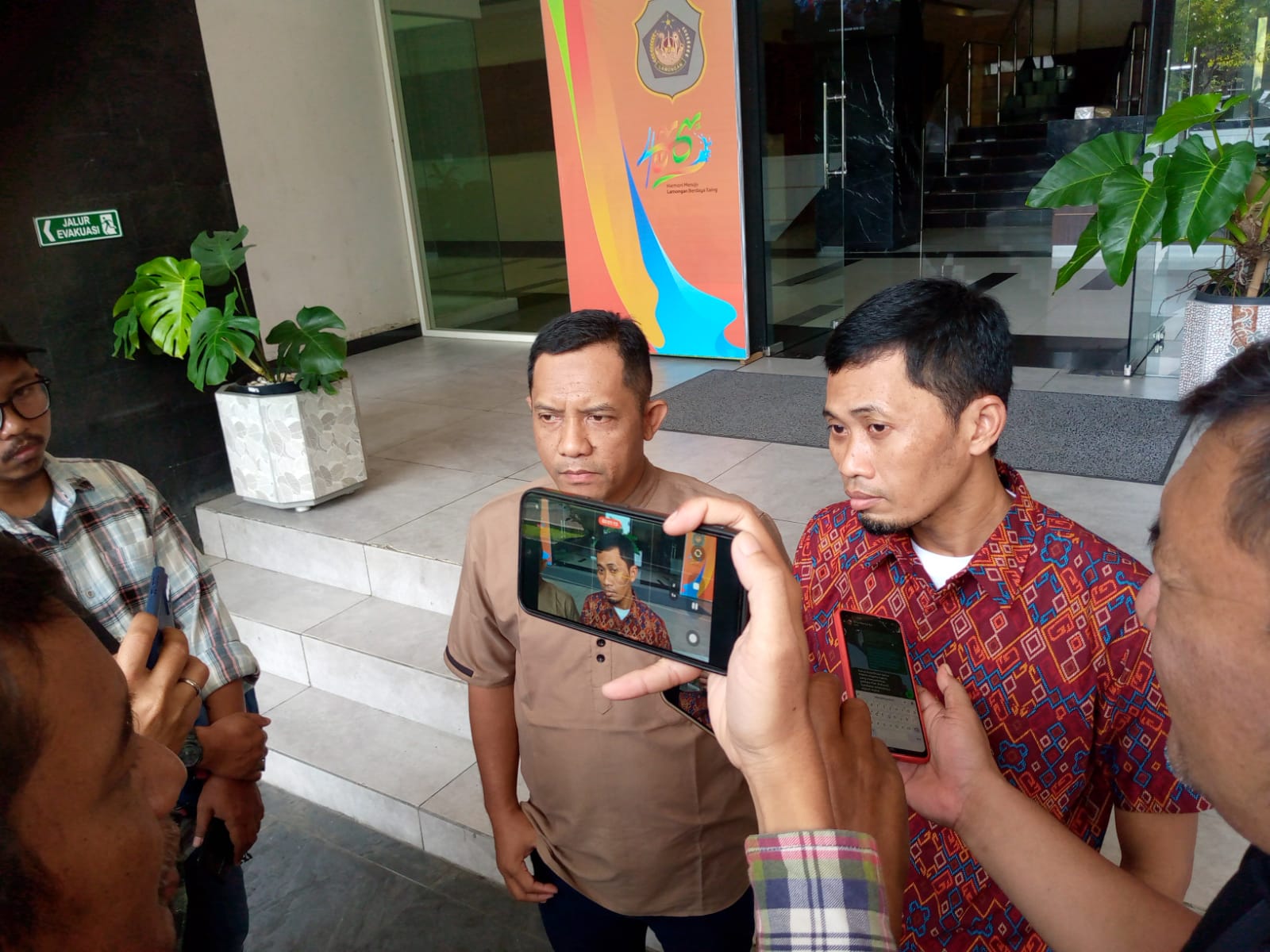 Datangi Kantor Pemkab Lamongan, Kuasa Hukum Saksi Kunci Sampaikan Izin Tak Hadir Pemeriksaan KPK
