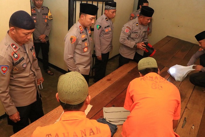Kapolres Ngawi Cek Tahanan Pastikan Keamanan dan Kondisi Ruang Terjaga
