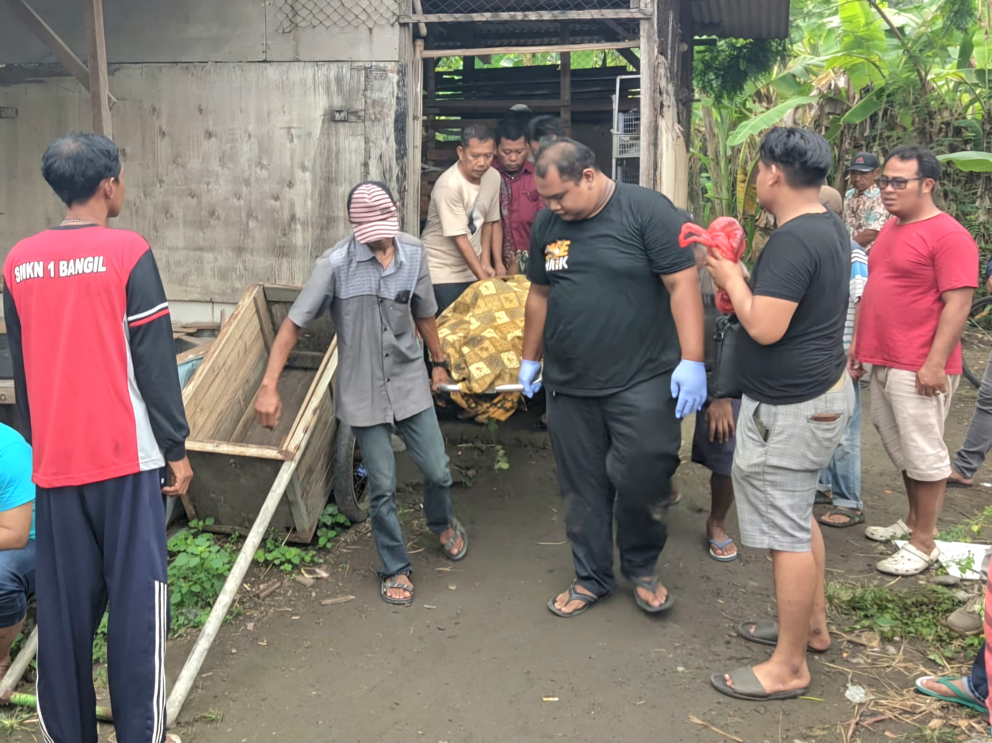 Warga Gempol Ditemukan Gantung Diri di Kandang Kambing, Diduga Depresi Sakit Menahun