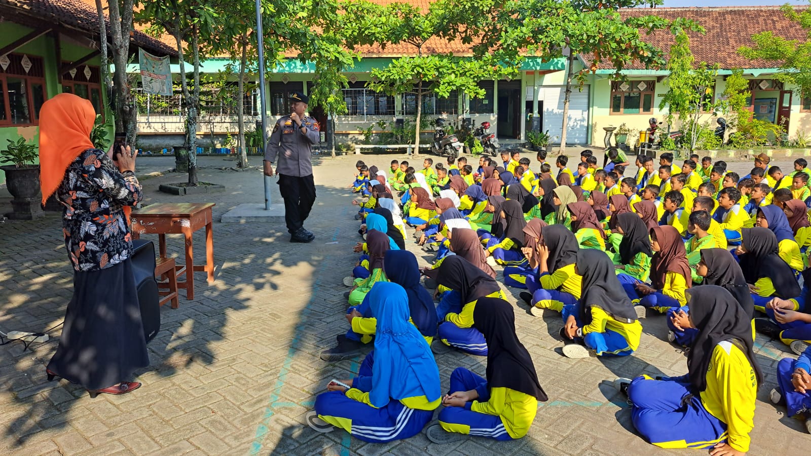 Cegah Aksi Bullying, Unit Binmas Polsek Padangan Beri Binluh Di SDN 02 Dengok Padangan