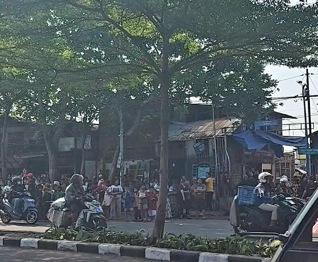 Polisi Siaga di Teuku Umar, Warga Antusias Saksikan Aksi PSHT