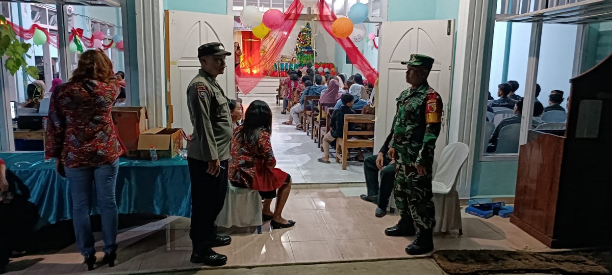 Polres Tulungagung Bersama TNI Gelar Pengamanan Gereja Jelang Natal