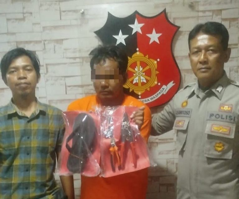 Residivis di Surabaya Pakai Sandal Berpaku untuk Gembosi Ban Mobil dan Gasak Barang Berharga