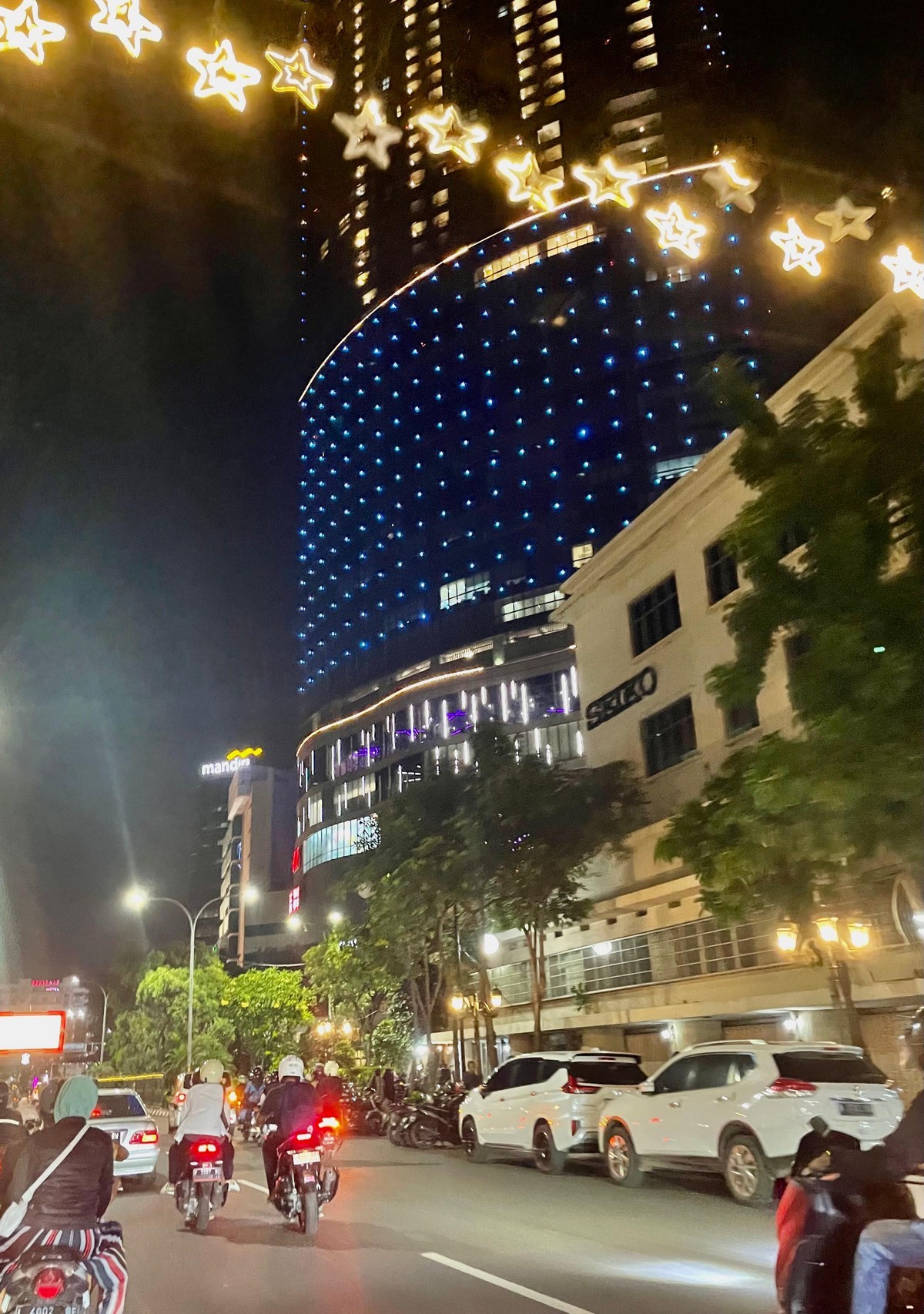 Menelusuri Jejak Sejarah dan Pesona Modern di Jalan Tunjungan Surabaya