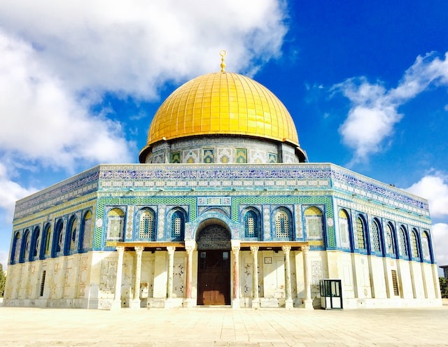 Masjid Al-Aqsa: Kiblat Pertama Umat Islam dan Satu dari Tiga Masjid Paling Suci