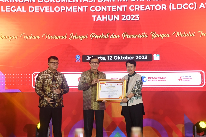 Menkumham Anugerahkan 57 Anggota JDIHN Terbaik Tahun 2023