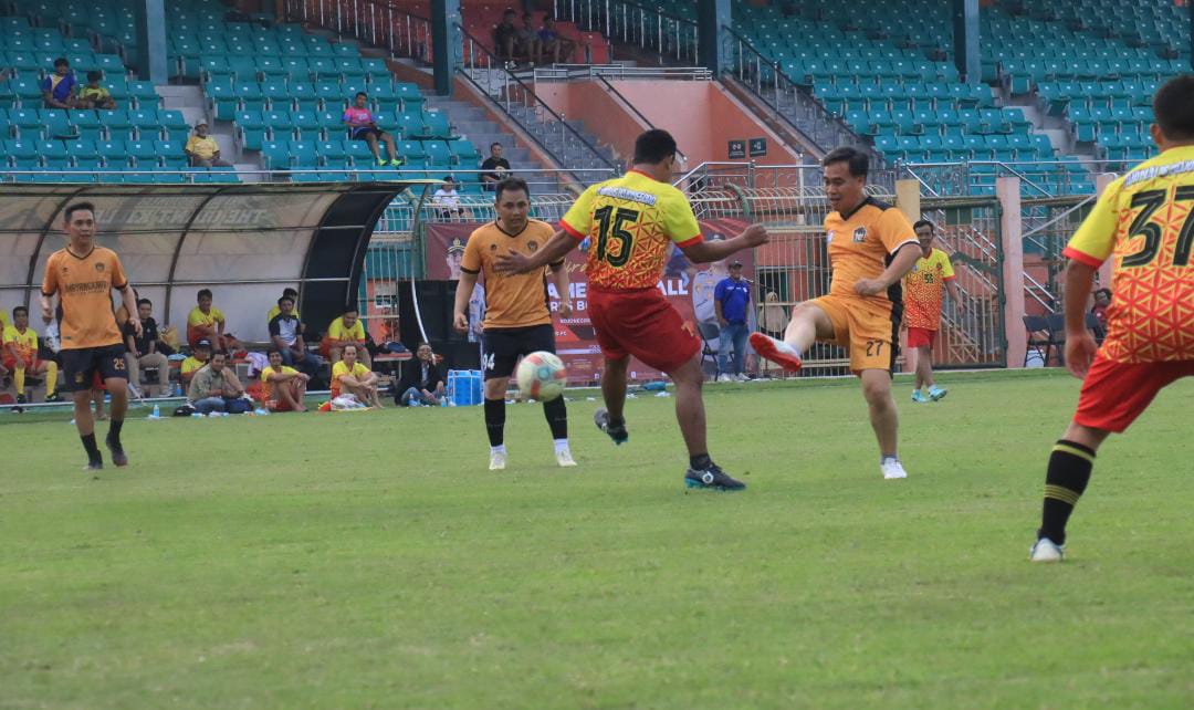Laga Persahabatan, Tim Polres Bojonegoro  Bobol Gawang Jurnalis 9-0, Kasat Intel Cetak 1 Gol