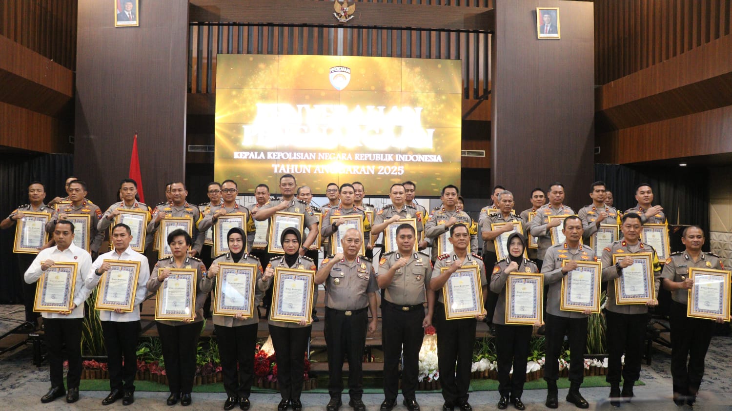 Polres Jombang Raih Penghargaan Predikat Prima A dari Kapolri