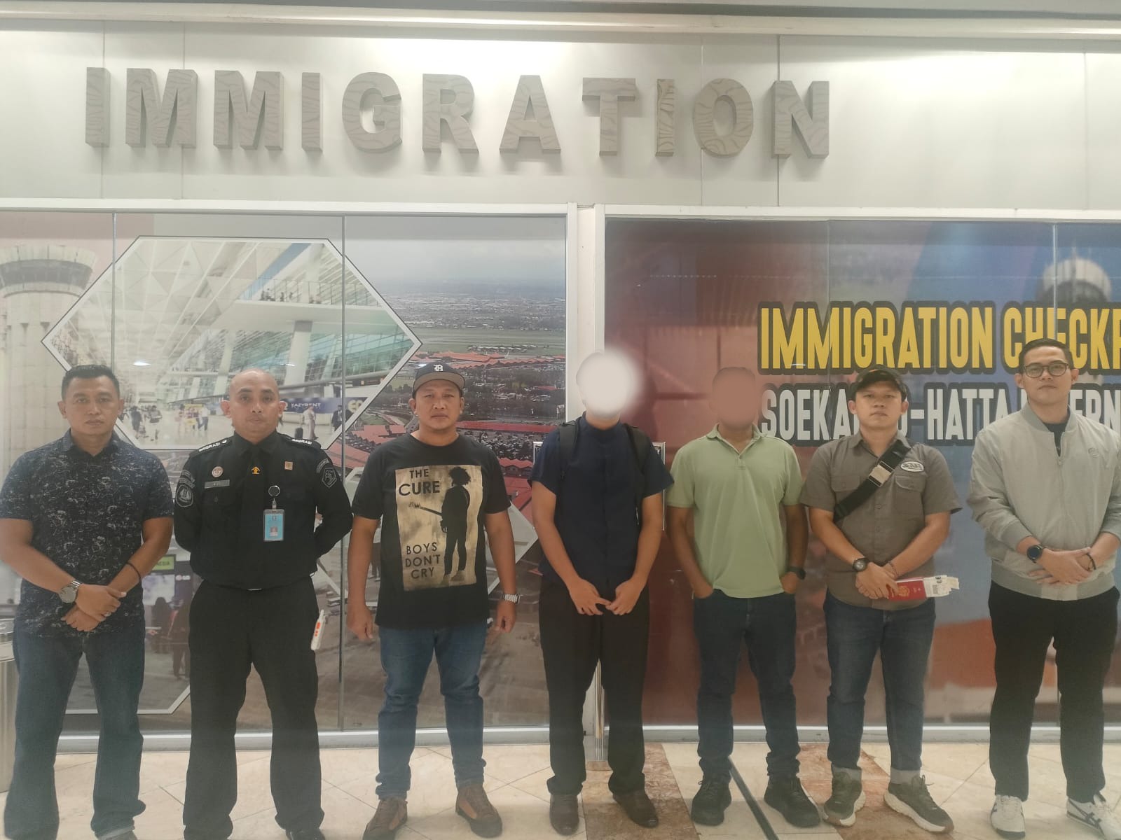 Langgar Aturan Imigrasi Perak Deportasi 2 WNA