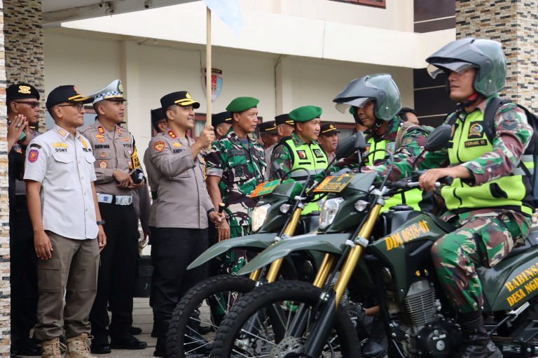 Kapolres Batu Pimpin Apel Gabungan dan Patroli Skala Besar Jelang Pilkada Serentak 2024