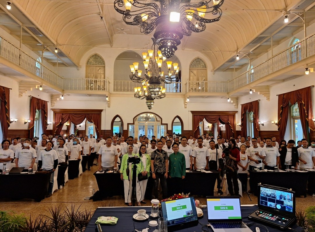 Setelah Makassar, Finex Gelar Seminar Edukasi Forex dan Emas Berjangka di Surabaya 