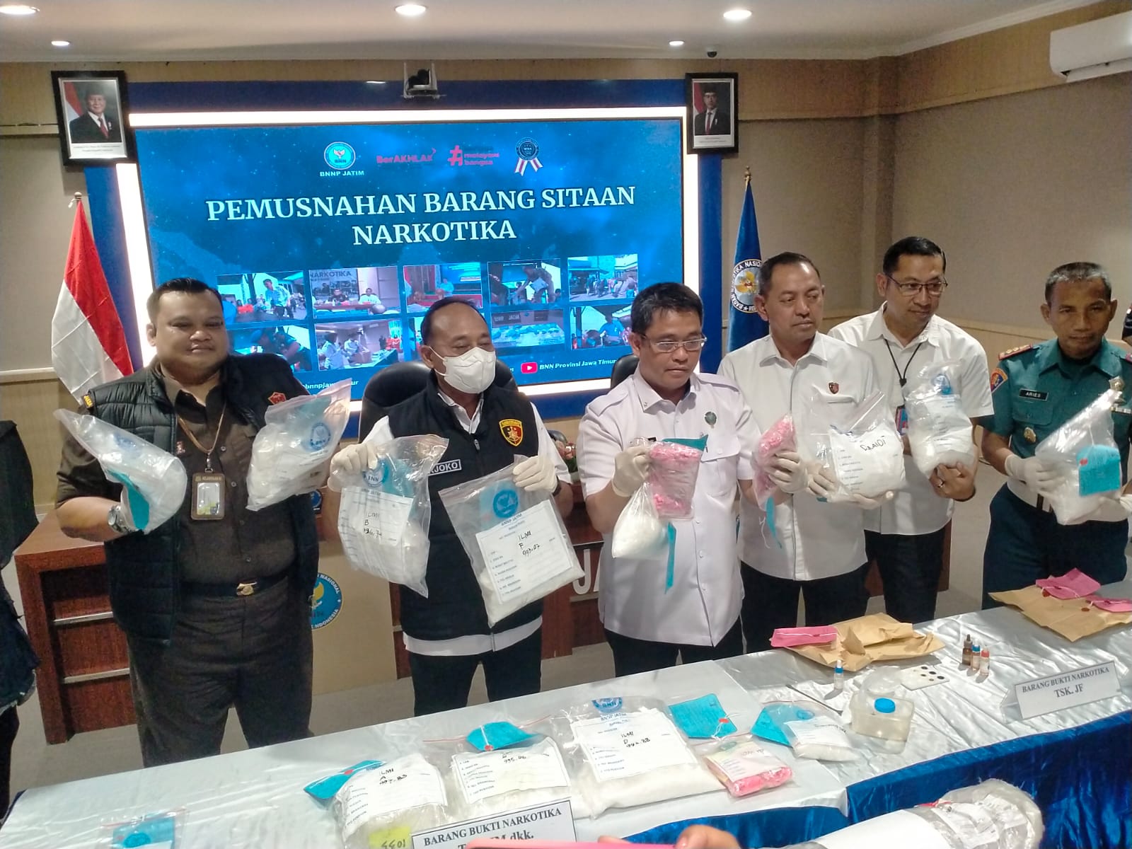 BNNP Jatim Gagalkan Penyelundupan 10,7 Kg Sabu dan 3.702 Butir Ekstasi