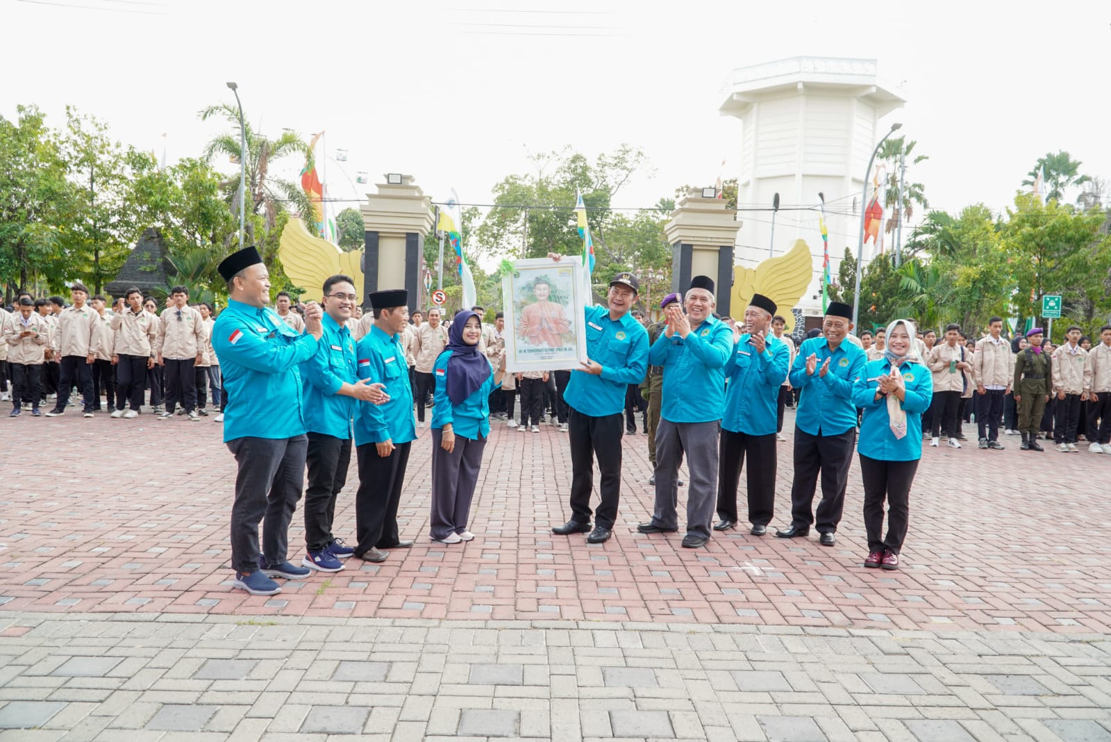 Berangkatkan KKN Unisla, Bupati Lamongan: Kembangkan UMKM