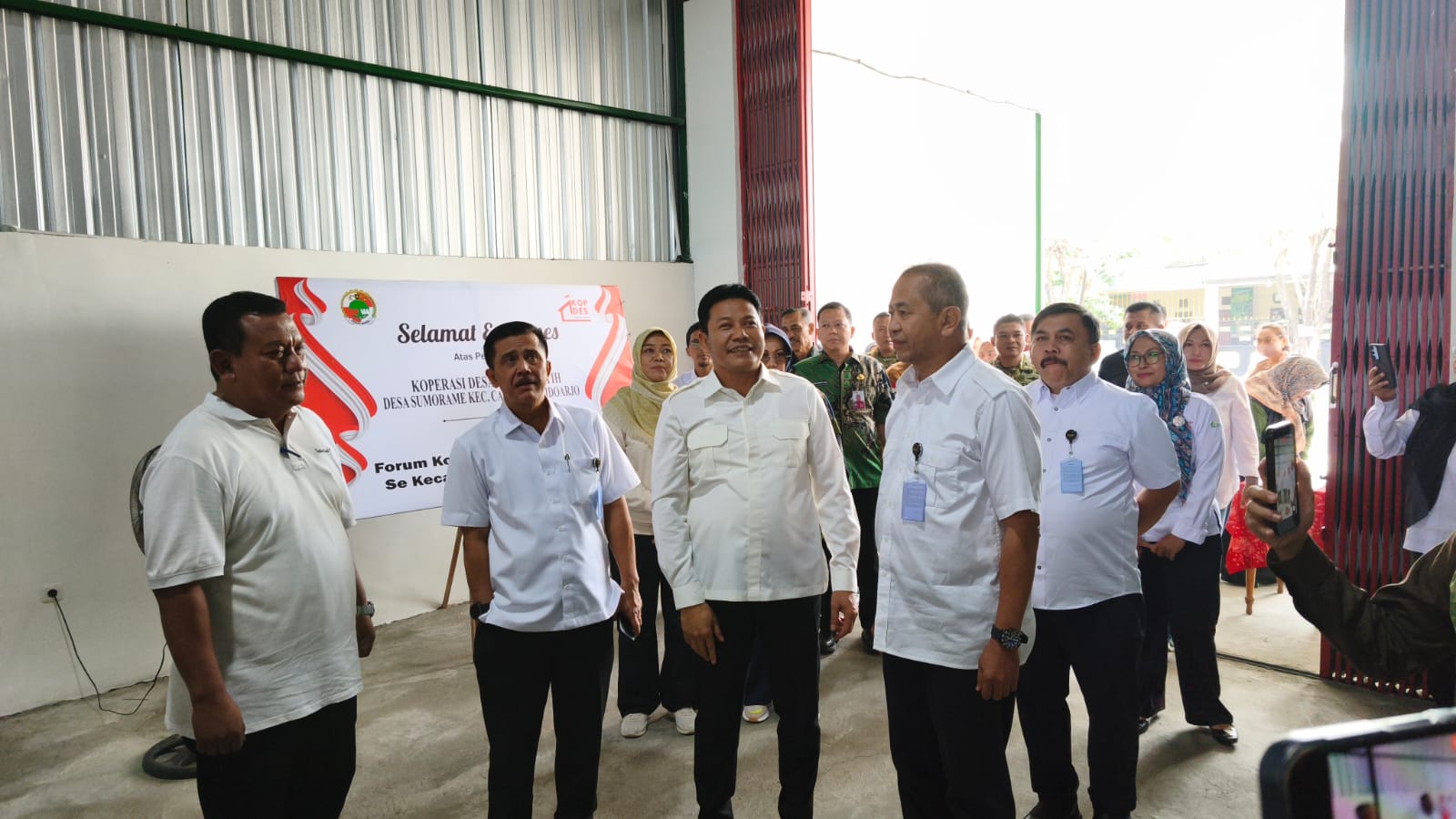 Staf Khusus Kepresidenan Tinjau Koperasi Merah Putih di Sidoarjo