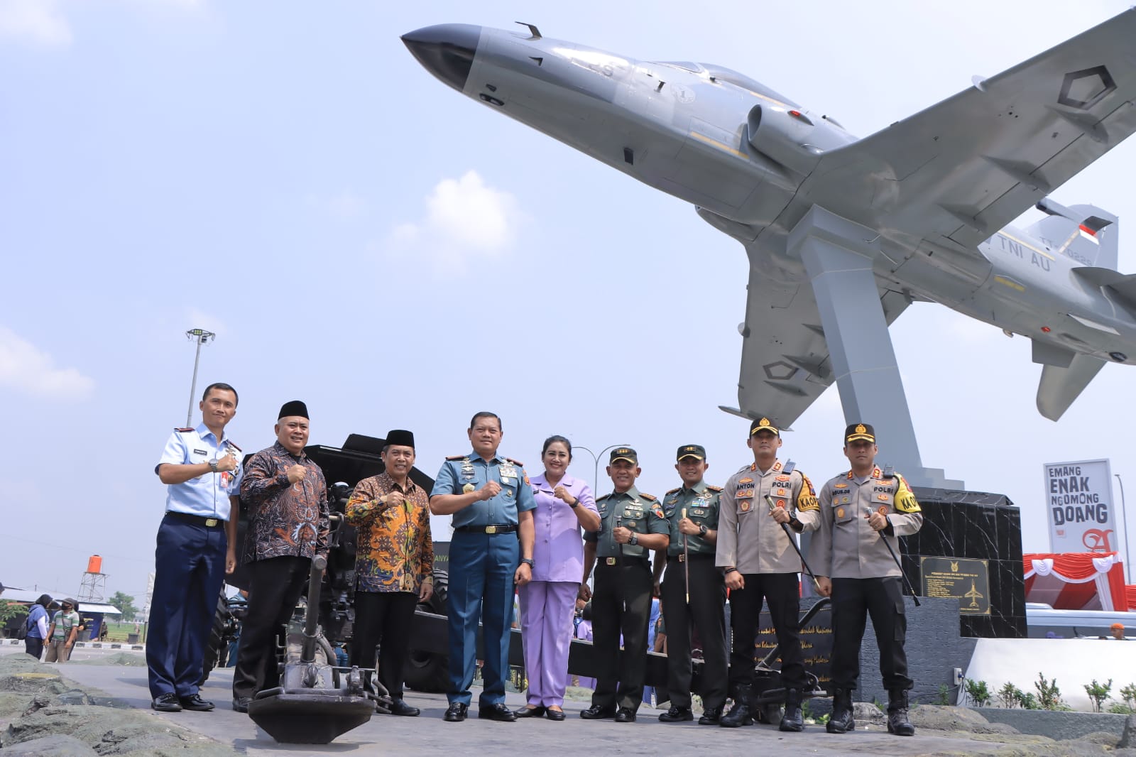 Kapolres Madiun Hadiri Peresmian Monumen Pesawat Hawk-209 oleh Panglima TNI