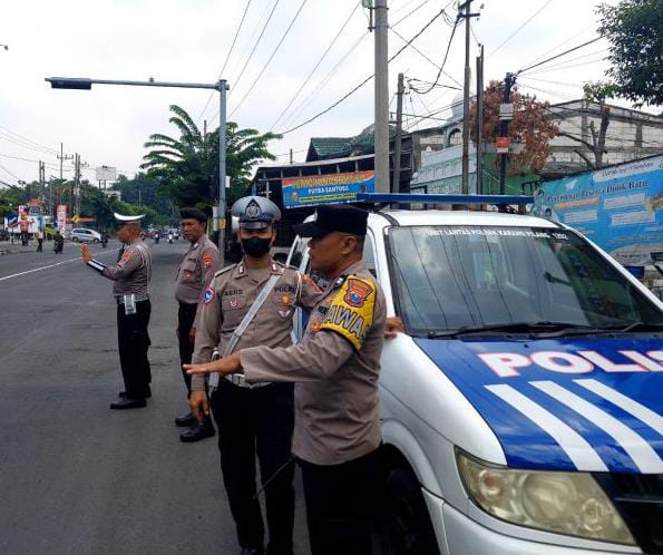 Polsek Karangpilang Patroli Strong Point Persempit Ruang Gerak Penjahat