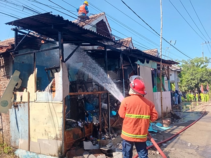 Dapur Warga Karangpandan Pasuruan Ludes Terbakar Akibat Korsleting Listrik