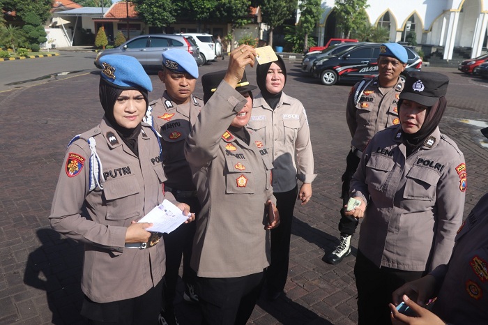 Polwan Polres Pasuruan Peringati HUT Ke-77 dengan Penegakan Disiplin