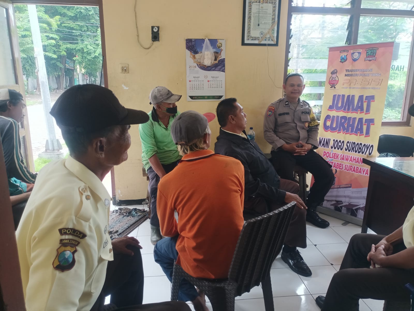 Polsek Sawahan Gelar Jumat Curhat di Kelurahan Pakis Ingatkan Waspada 3C hingga Sosialisasi Bazar BB Gratis