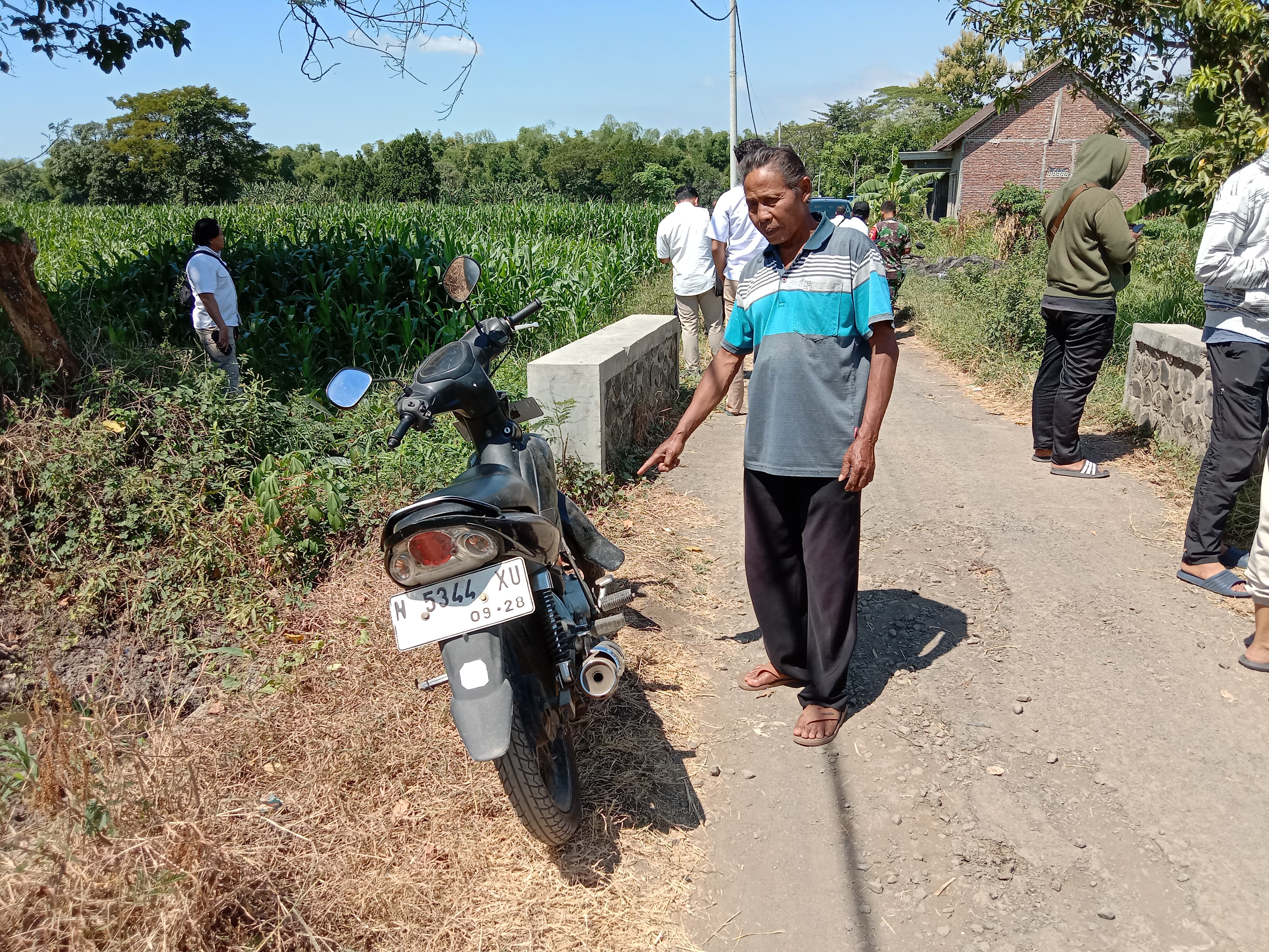 Dikejar Warga, Maling Motor Babak Belur Dimassa