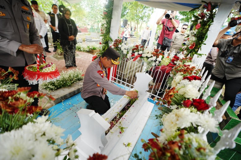 Ziarah Makam hingga Groundbreaking Museum Marsinah di Nganjuk, Kapolri Kenang Pahlawan Nasional Buruh