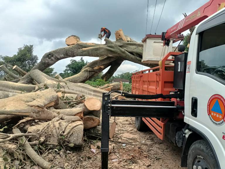 Bupati Kediri Instruksikan BPBD dan Desa Siaga 24 Jam Antisipasi Bencana