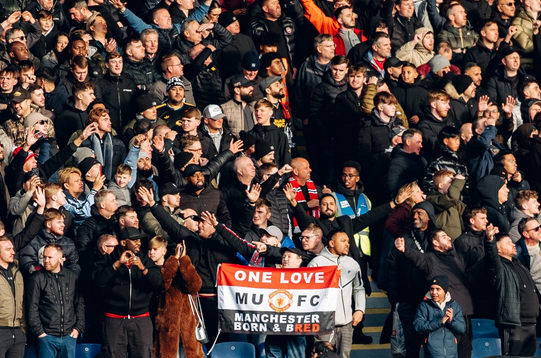 Pendukung MU Kecam Pernyataan Sir Jim Ratcliffe soal Imigran