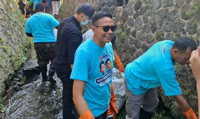 Cegah Banjir Kota Malang, Wahyu-Ali Bersih-bersih Sungai