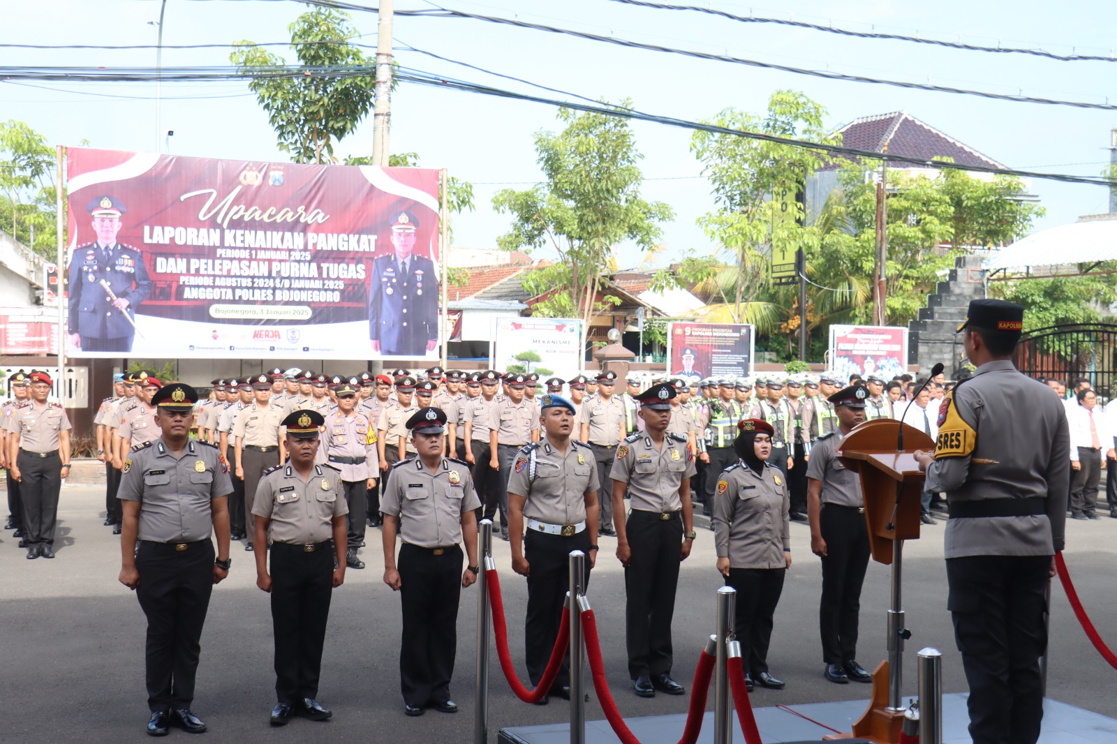 Kapolres Bojonegoro Pimpin Upacara Kenaikan Pangkat 59 Anggota