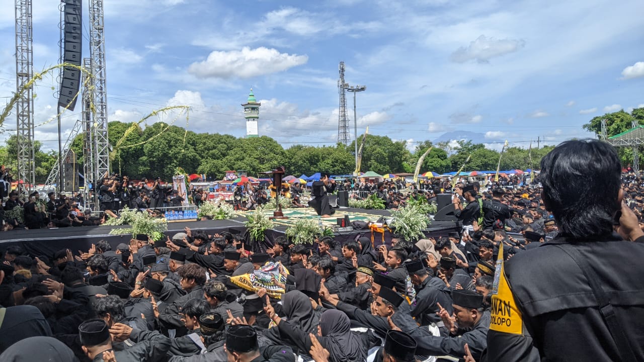 Bumi Reog Berdzikir Dihadiri Ribuan Pesilat Ponorogo 