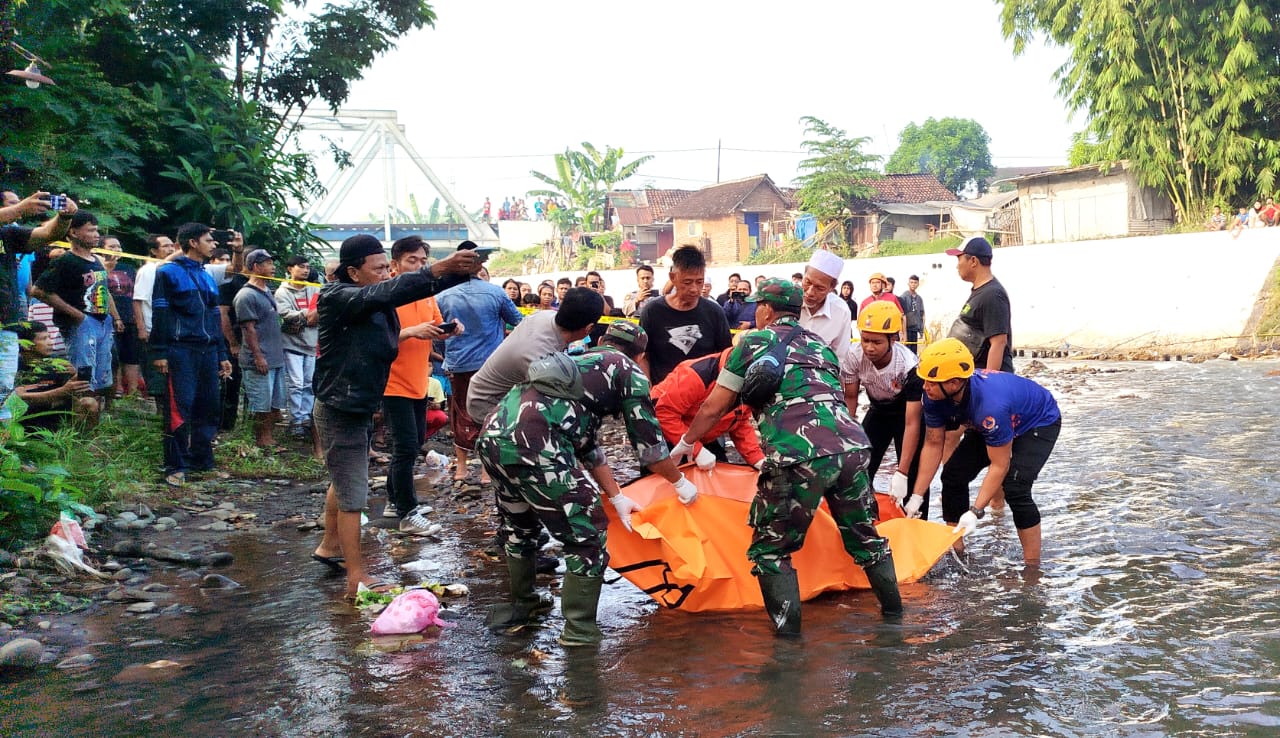 Mayat Ditemukan di Pinggir Kali Jompo Jember, Identitas Terungkap