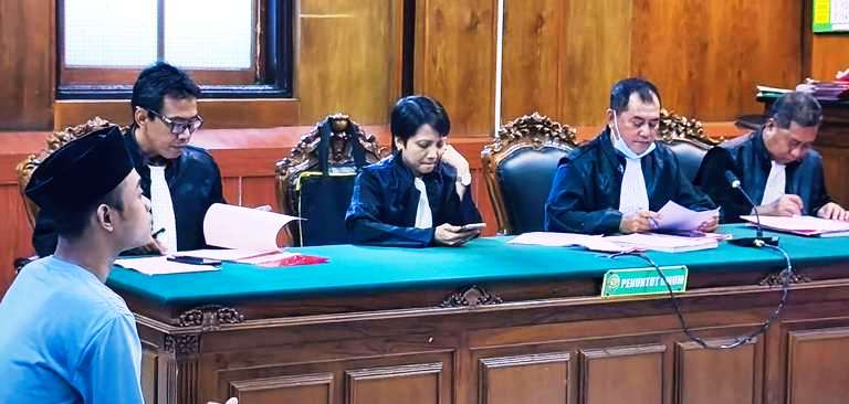 Terlibat Jual Beli Pil Koplo, Danu Hardiono Disidang dengan Ribuan Barang Bukti