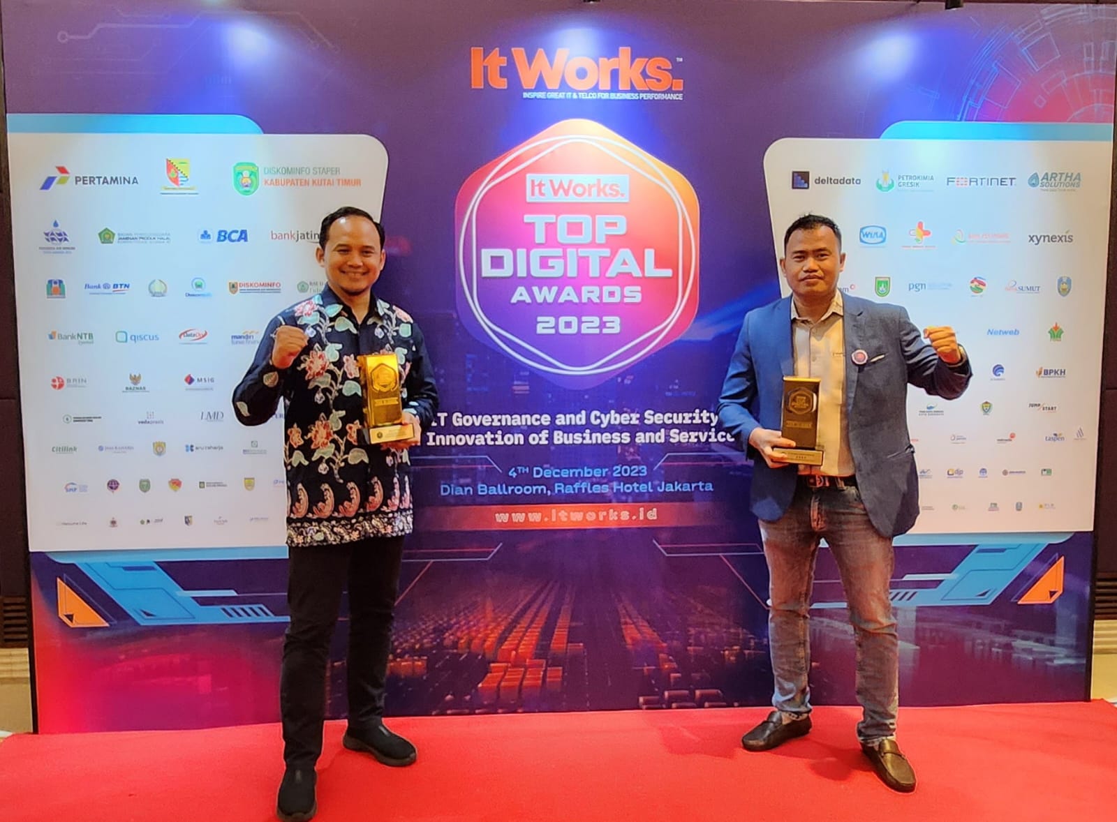 Bank Jombang Sabet Dua Penghargaan Top Digital Awards 2023