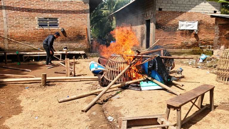 Polsek Pesanggaran Gerebek Arena Sabung Ayam di Banyuwangi