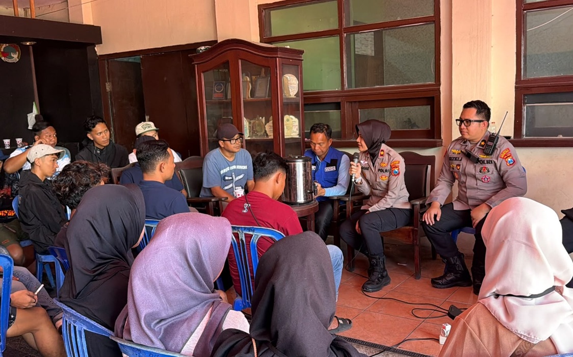 Polsek Blimbing Beri Pengamanan Karnaval Kampung Sanan Kota Malang