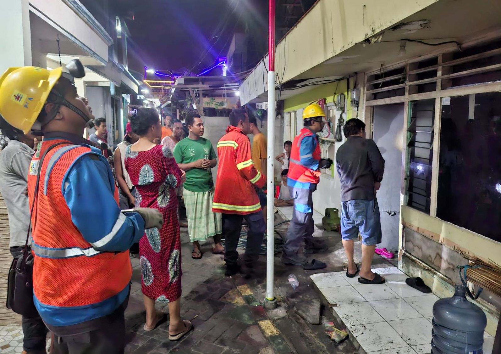 Lupa Matikan Kompor, Rumah Warga Gresik Terbakar