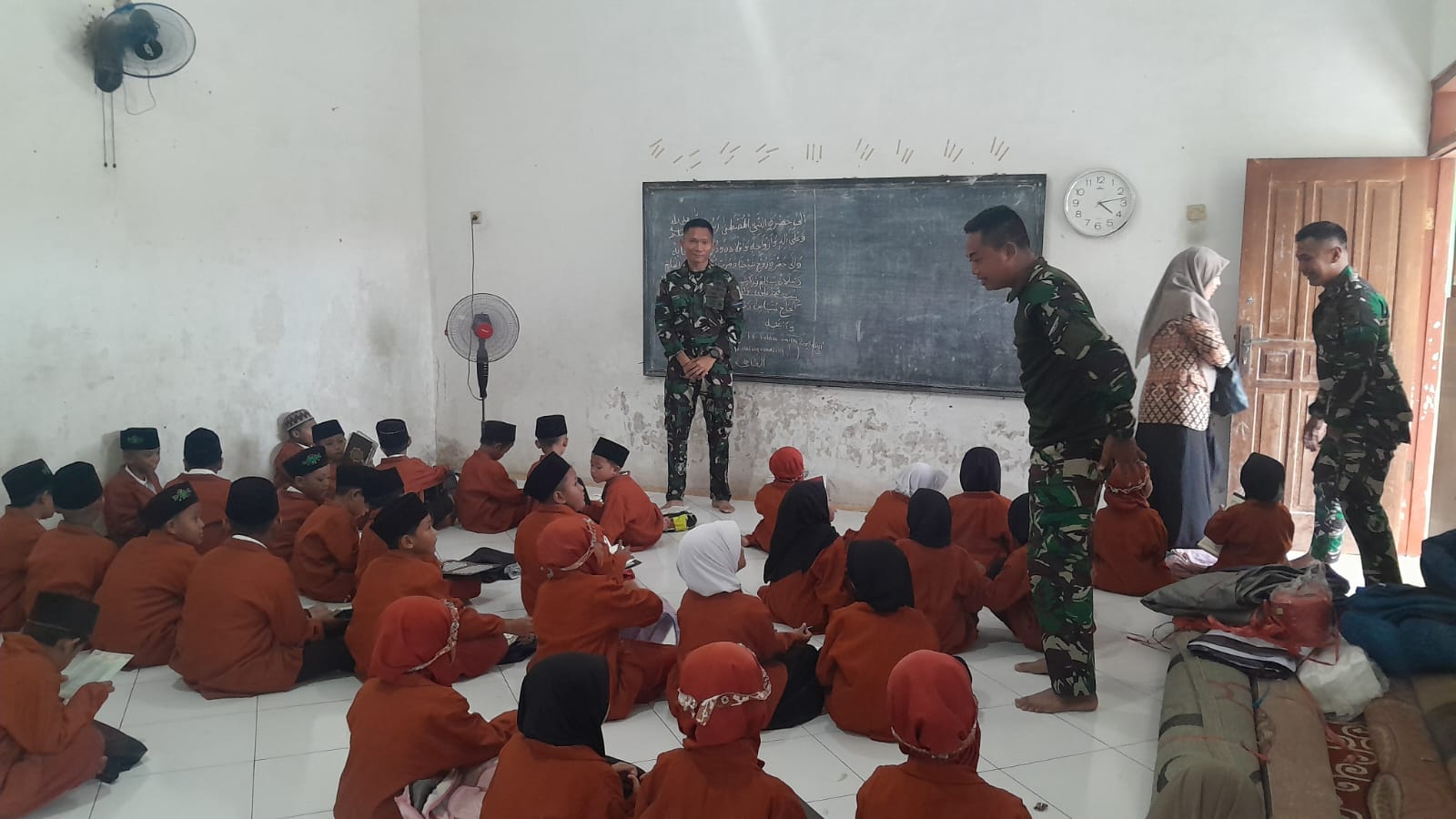 Satgas TMMD Ke-126 Tanamkan Disiplin dan Cinta Tanah Air