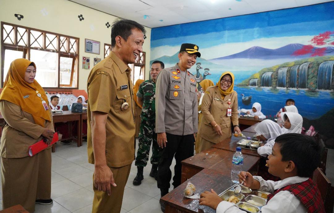 Bupati Setyo Wahono Sidak Dapur SPPG, Pastikan MBG Aman Dikonsumsi
