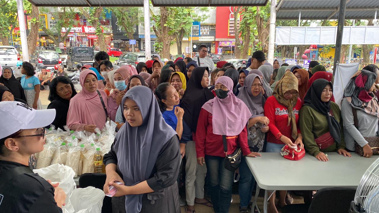 TPN Buka Pasar Sembako Murah untuk Rakyat di Pandaan