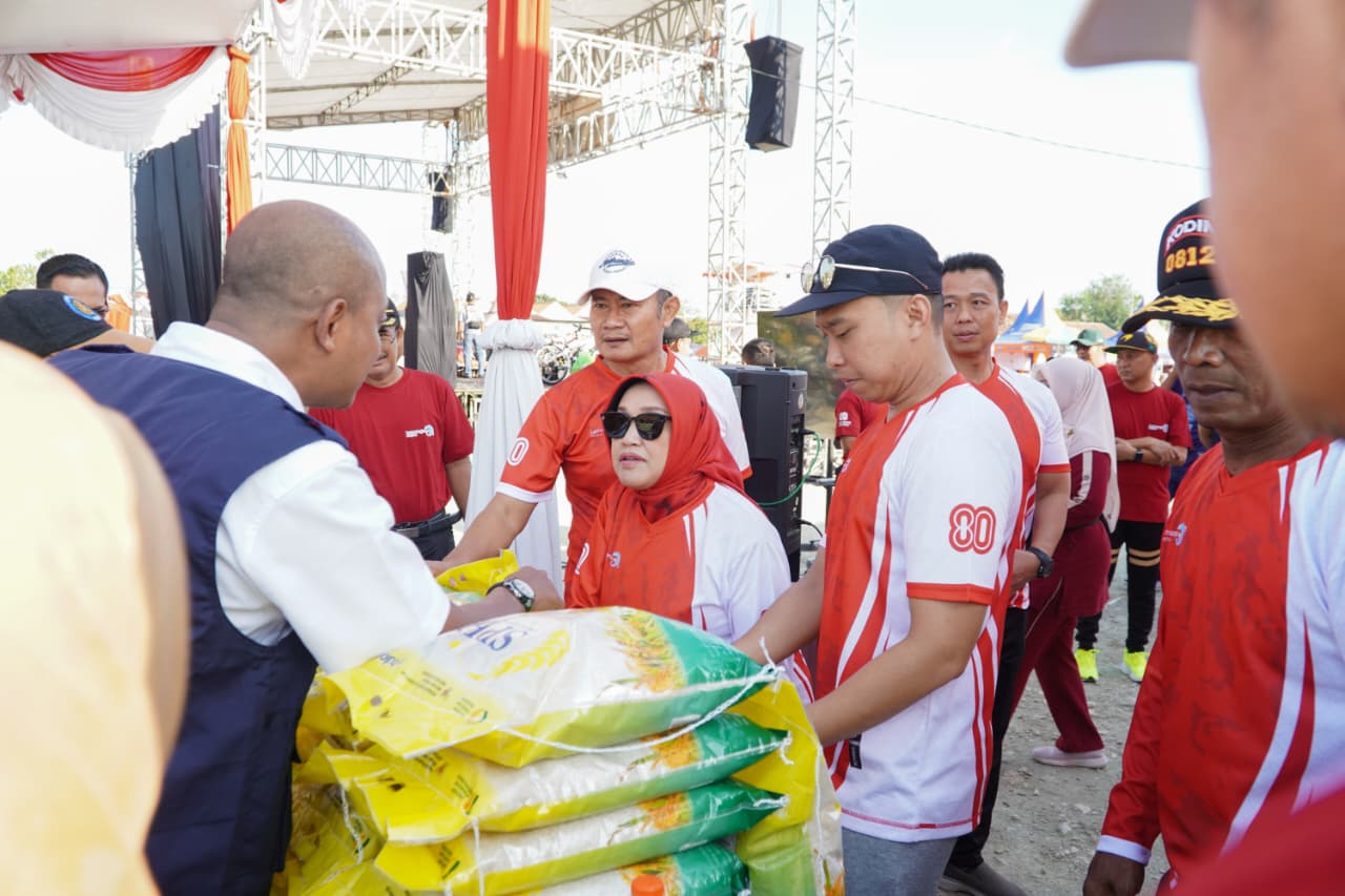 Gerakan Pangan Murah Warnai Peringatan HUT Ke-80 RI di Lamongan