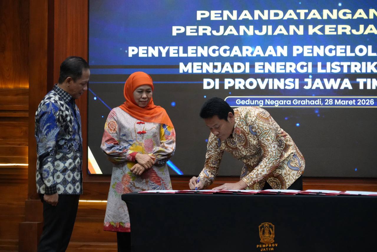 Bupati Sidoarjo Teken PKS Pengolahan Sampah Jadi Listrik