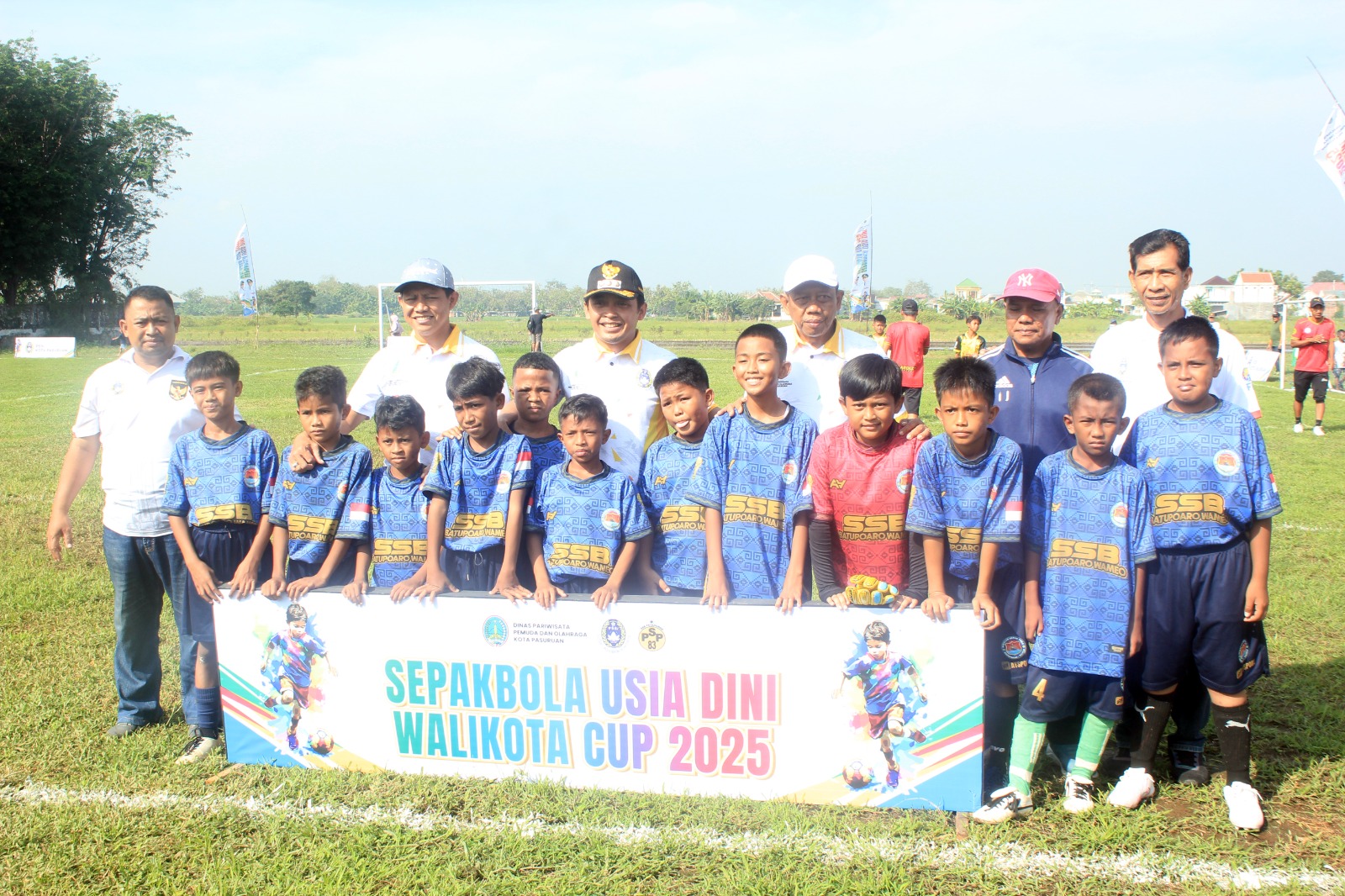 Wali Kota Pasuruan Buka Turnamen Sepak Bola Usia Dini di Lapangan PLUT Baru   