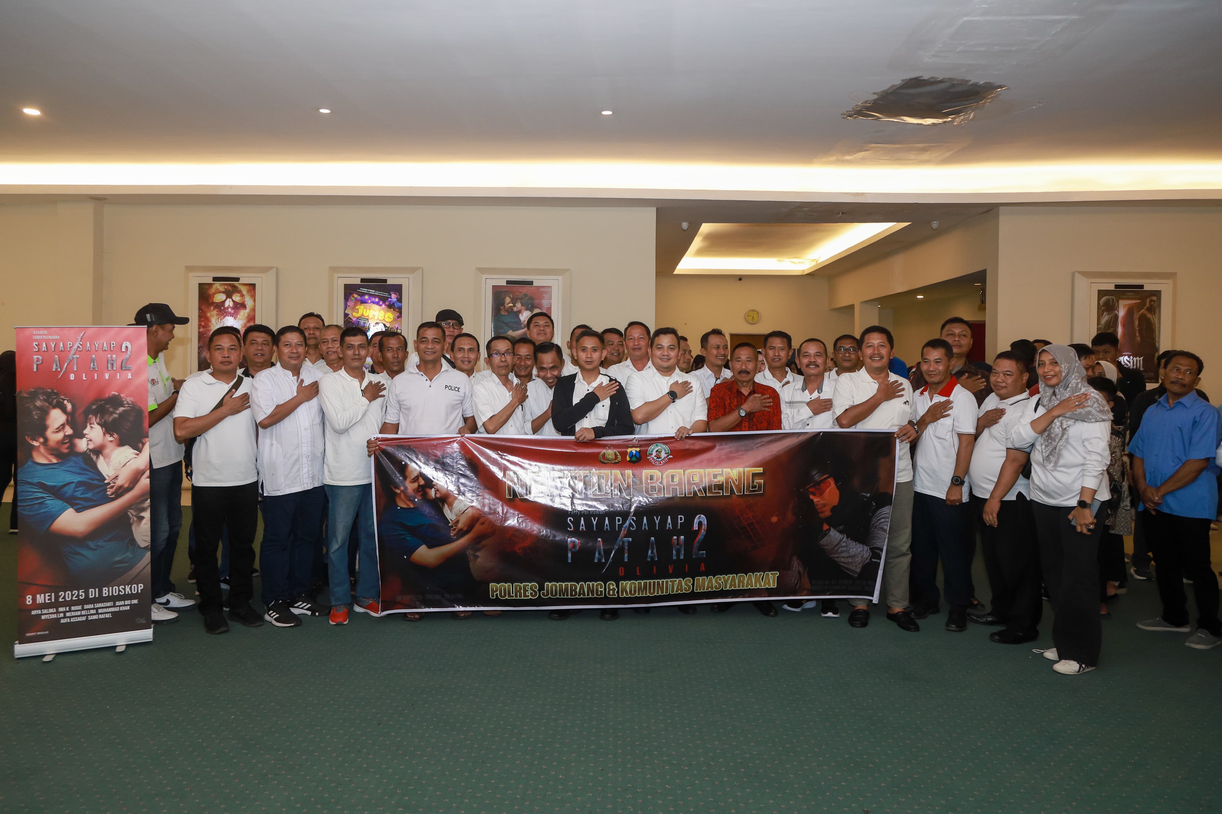 Kapolres Jombang Ajak Awak Media, Netizen dan Mahasiswa Nobar Film Sayap-Sayap Patah 2