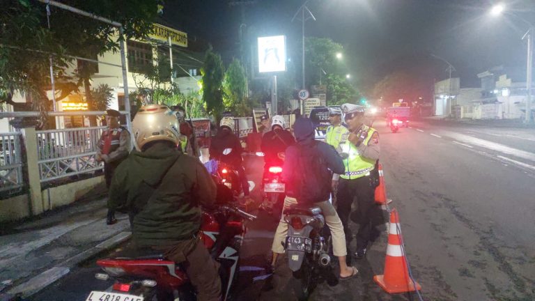 Polsek Rayon 6 Gelar Razia Gabungan, Tekan Angka Kriminalitas di Malam Hari