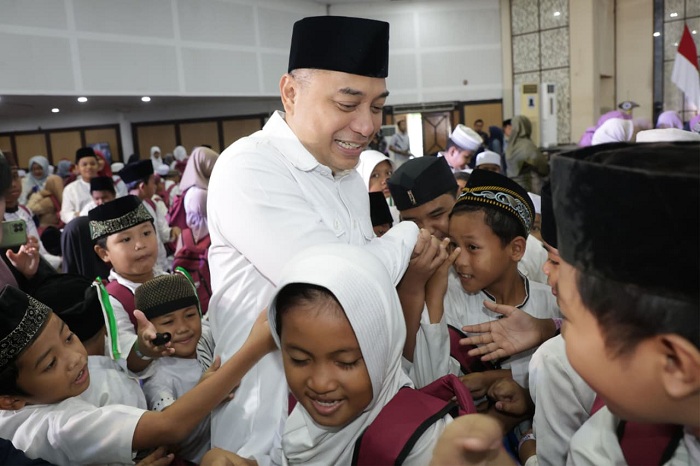 Pemkot Surabaya dan GOW Santuni 1.500 Anak Yatim Lintas Agama
