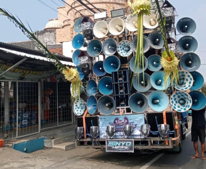 Warga Malang Ganti Karnaval Sound Horeg dengan Toa