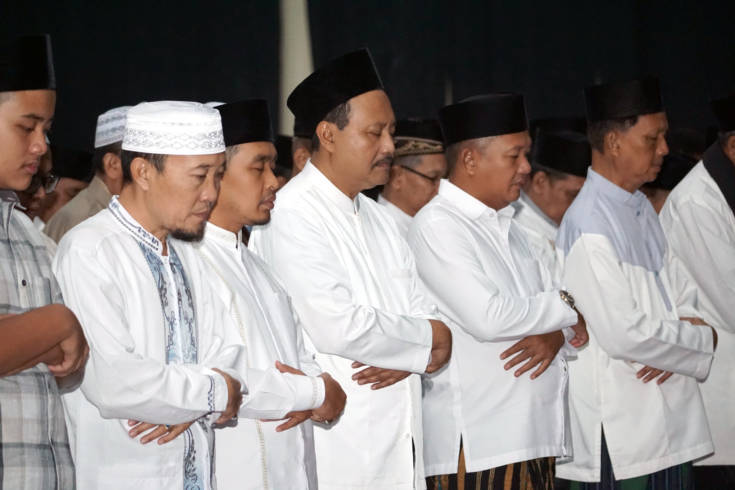 Gelar Tarawih Bersama, Gus Ipul Harap Pegawai Saling Menguatkan untuk Pembangunan Kota Pasuruan