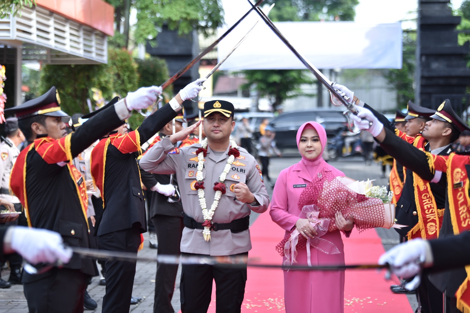 Tradisi Pisah Sambut Kapolres Gresik, AKBP Rovan Berpamitan, AKBP Ramadhan Siap Lanjutkan Pengabdian