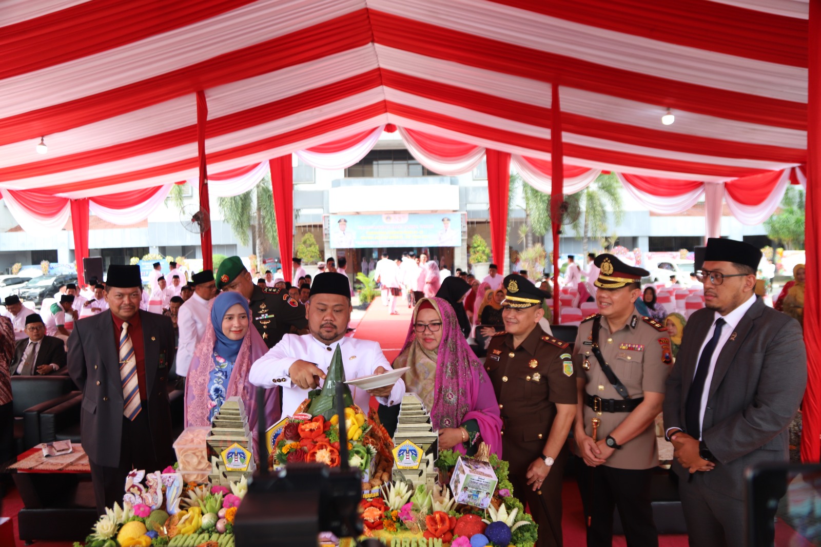 Kapolres Gresik Hadiri Peringatan Hari Ulang Tahun Ke-50 Pemkab Gresik